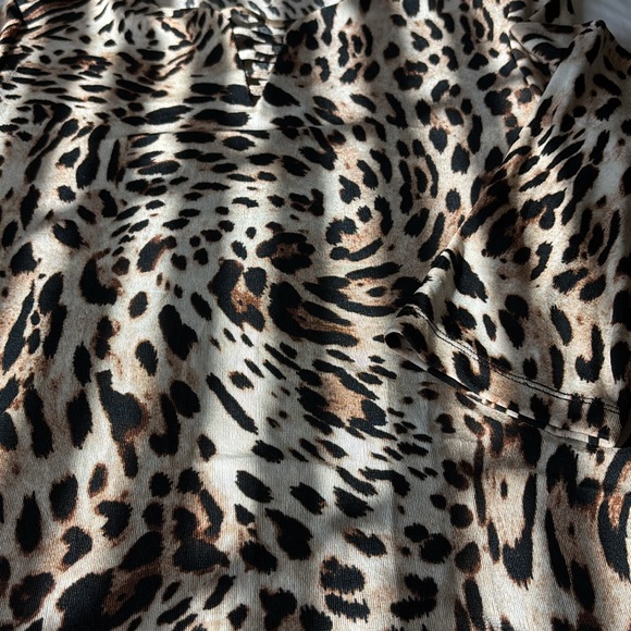 Chico’s Traveler’s Collection 3/4 sleeve animal print tunic. EUC.  Size Medium. - Picture 13 of 14